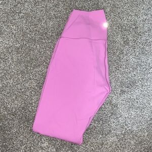 Pink 3/4 lulu leggings